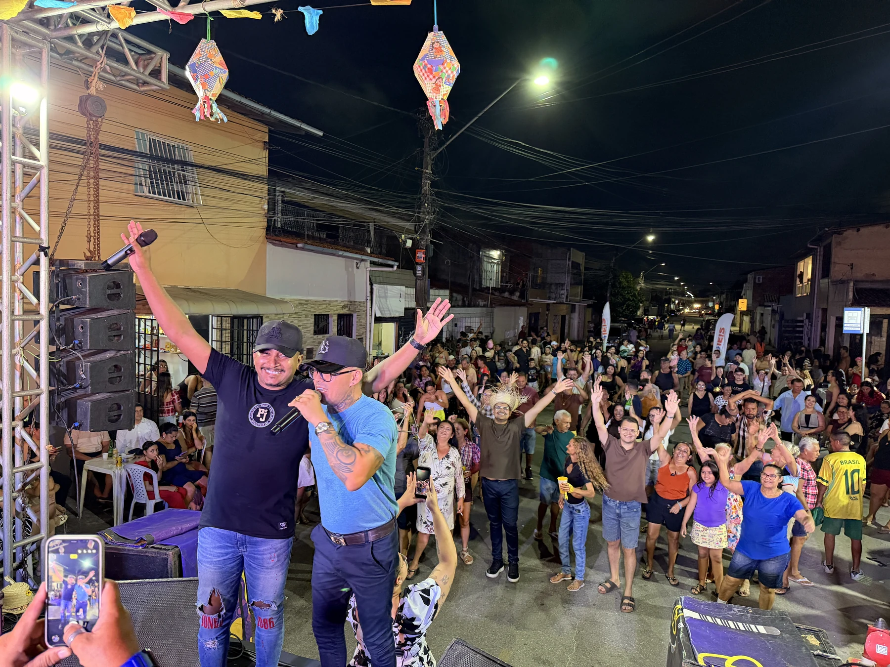 Participação da comunidade na programação do Arraiá do IEIS, em um encontro de música, festa e valorização das tradições juninas · 2026